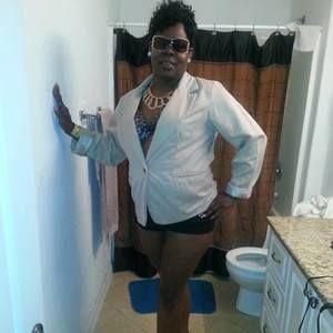 Meet your Posher, Cassandra